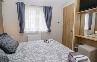 Photo 2 - Cayton Pines Lodge at Cayton Bay Holiday Park