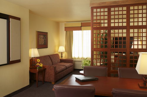 Photo 15 - Larkspur Landing Renton - An All-Suite Hotel