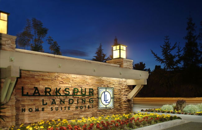 Larkspur Landing Extended Stay Suites Hillsboro - Photo 26