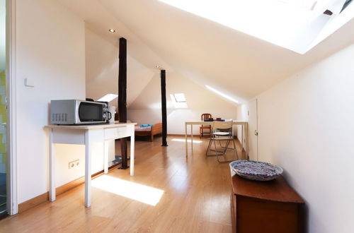 Photo 13 - Sunny Attict Loft by Homing