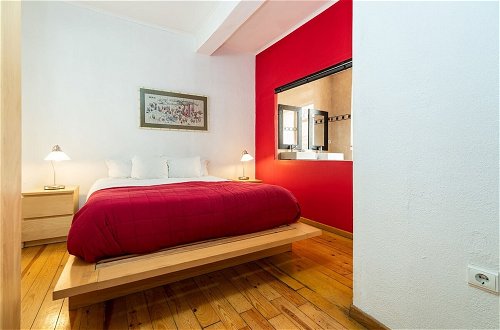 Photo 6 - Charming 2 Bedroom Apartment Next to Praça da Figueira
