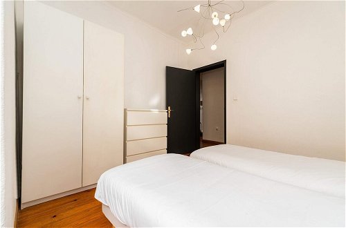 Photo 2 - Charming 2 Bedroom Apartment Next to Praça da Figueira