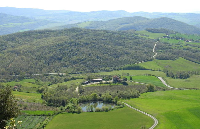Tuscan Hilltop Getaway - Photo 38