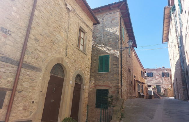 Tuscan Hilltop Getaway - Photo 32