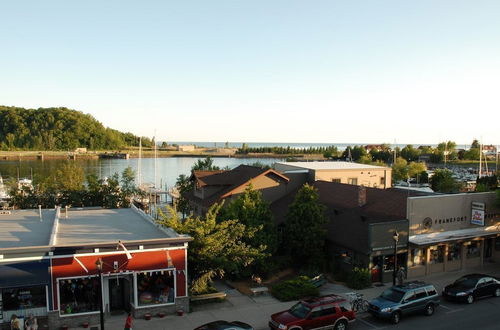 Photo 9 - Downtown Condo With Lake & BAY Views