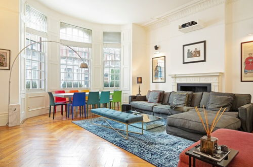 Photo 14 - Bright 2 Bedroom Apartment in South Kensington