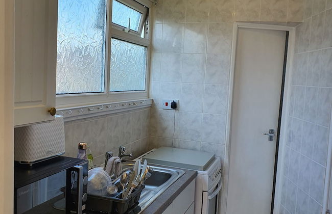 Lovely Relaxing two Bedroom Holiday Chalet - Photo 9