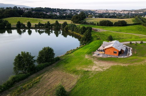 Foto 19 - Cuddfan Lodge on a Gorgeous Private Lake