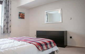 Photo 2 - Spacious and Contemporary Flat With Secure Parking