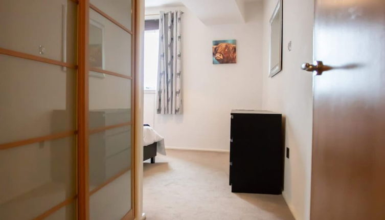 Photo 1 - Spacious and Contemporary Flat With Secure Parking
