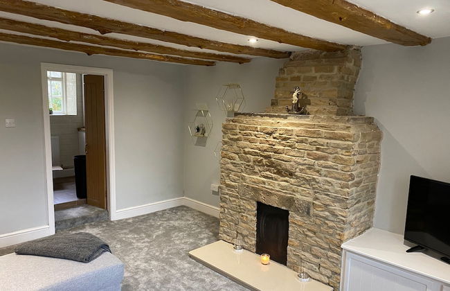 Listed Sword Makers Cottage in Shotley Bridge - Photo 9