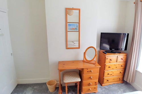 Photo 2 - 3-bed House With Superfast Wi-fi, DW Lettings 15vr