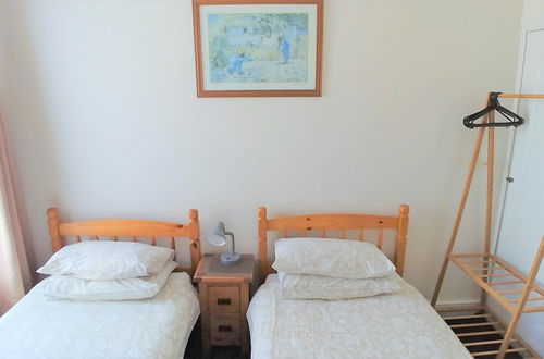 Photo 3 - 3-bed House With Superfast Wi-fi, DW Lettings 15vr