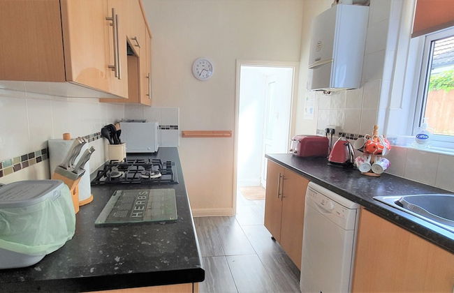 3-bed House With Superfast Wi-fi, DW Lettings 15vr - Foto 7