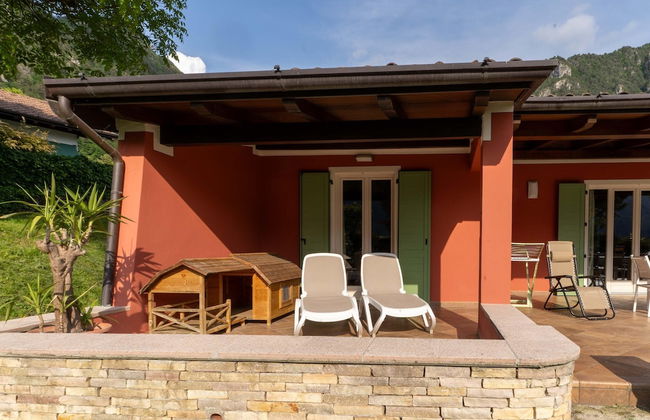 Villa by Lake Idro With Panoramic Views - Photo 11