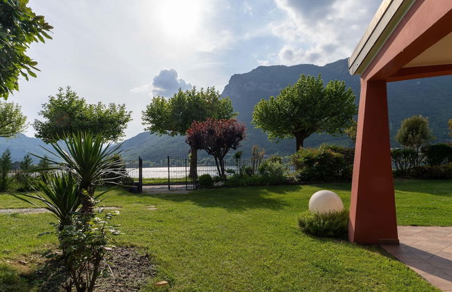 Villa by Lake Idro With Panoramic Views - Photo 20