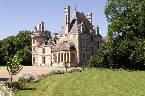 Photo 1 - Château de la Court d'Aron