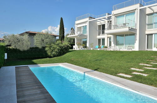 Photo 21 - The White Apartment With Pool