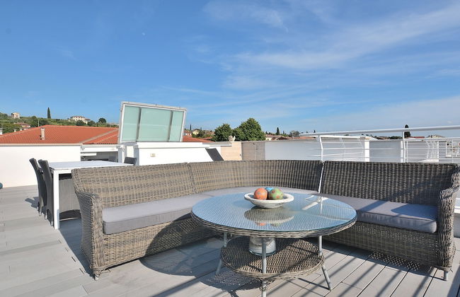 The White Apartment With Pool - Foto 13