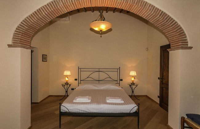 Luxury Villas in Poppi With Heated Pool - Photo 3