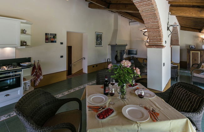 Luxury Villas in Poppi With Heated Pool - Photo 6