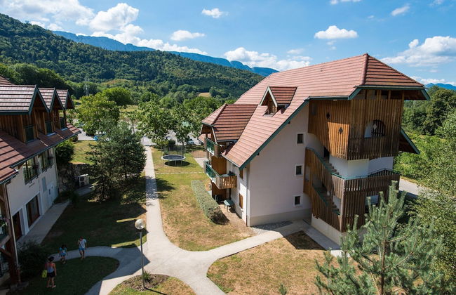 Alpine Getaway With Pool - Photo 11