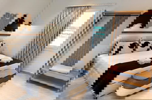 Foto 5 - Aristotle Suites
