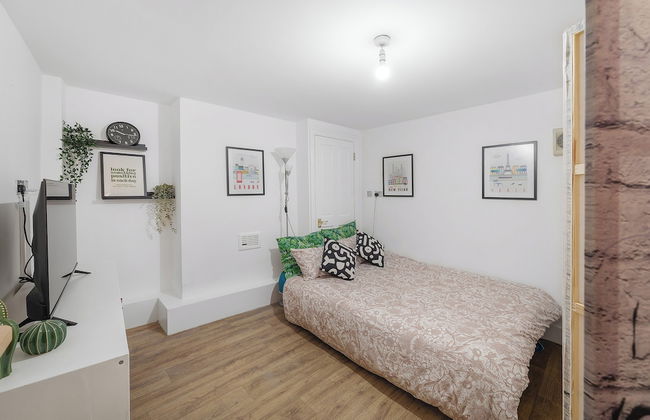 2 Bedroom W/ensuites-sleeps 6, 20min to Citycentre - Foto 8