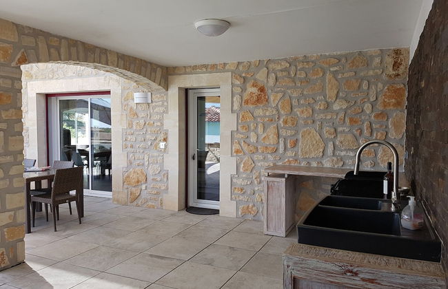 Magnificent Villa in Saint-ambroix With Private Pool - Photo 22