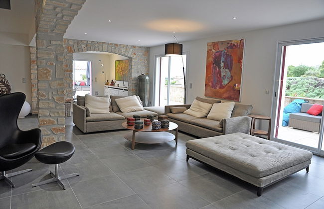 Magnificent Villa in Saint-ambroix With Private Pool - Photo 25