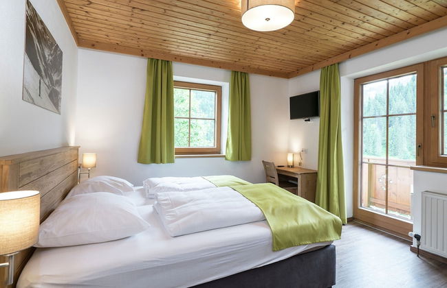 Luxurious Holiday Home in Saalbach-hinterglemm With Barbecue - Photo 10