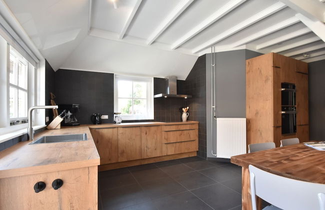 Luxuriously Restored Farmhouse With Trendy Interior Close to sea and Forest - Foto 25