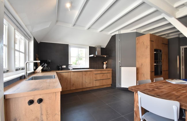 Luxuriously Restored Farmhouse With Trendy Interior Close to sea and Forest - Foto 28