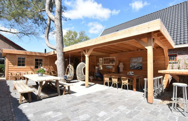 Luxuriously Restored Farmhouse With Trendy Interior Close to sea and Forest - Foto 40