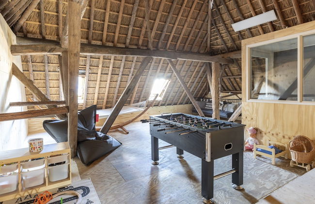 Luxuriously Restored Farmhouse With Trendy Interior Close to sea and Forest - Foto 60