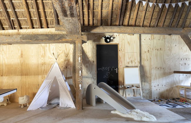 Luxuriously Restored Farmhouse With Trendy Interior Close to sea and Forest - Foto 61