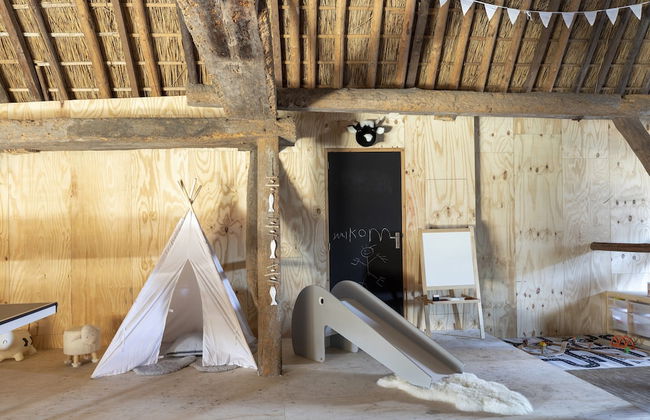 Luxuriously Restored Farmhouse With Trendy Interior Close to sea and Forest - Foto 74