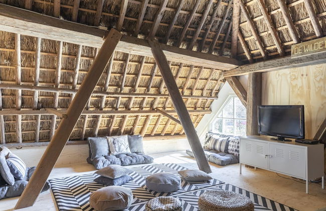 Luxuriously Restored Farmhouse With Trendy Interior Close to sea and Forest - Foto 63