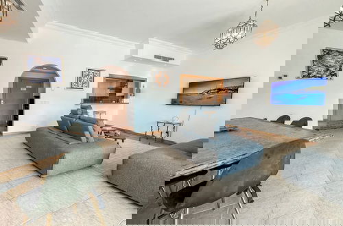 Foto 22 - Upgraded 2BR Apartment at the Beach