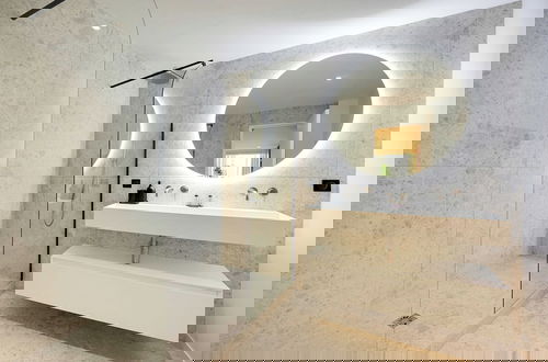 Foto 16 - Elegant Apartment With 2 Rooms