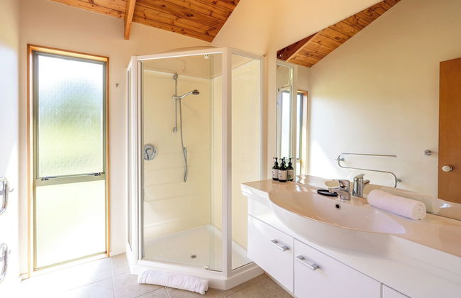 Tikirau Bay Views in Oneroa - Photo 18