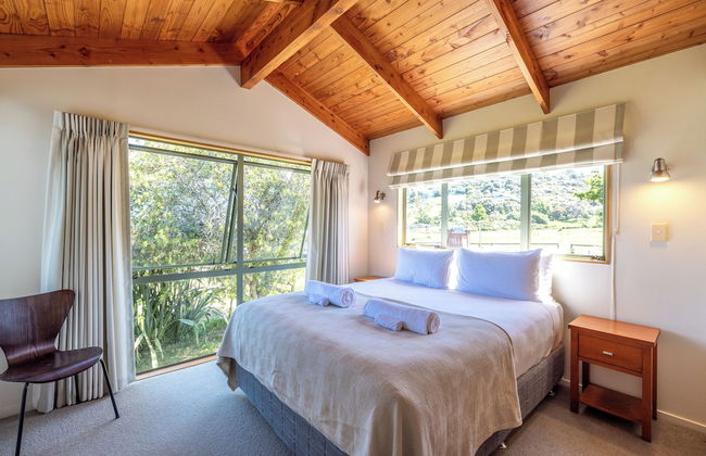 Tikirau Bay Views in Oneroa - Photo 5