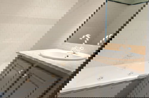 Foto 30 - Cozy Apartment With Swimming Pool, Terrace, Garden, Parking