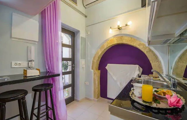 Snug Apartment in Kournas With Balcony/terrace - Photo 3
