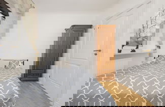 Photo 3 - Apartment With 3 Bedrooms by Renters