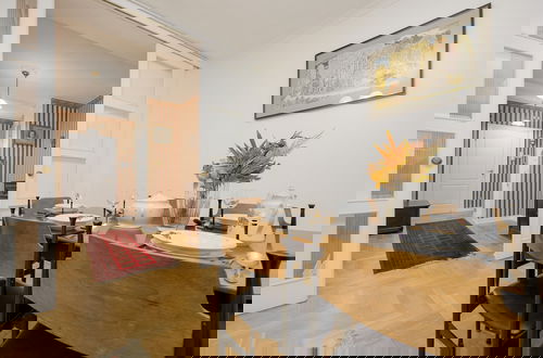 Photo 13 - Apartment With 3 Bedrooms by Renters