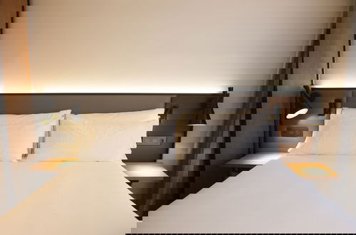 Photo 12 - Prisma Suites