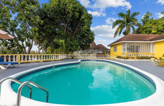 Yancey Largo Villa Perfect Jamaica Ironshore Getaway w Private Pool and Onsite Staff Services by RedAwning - Foto 56