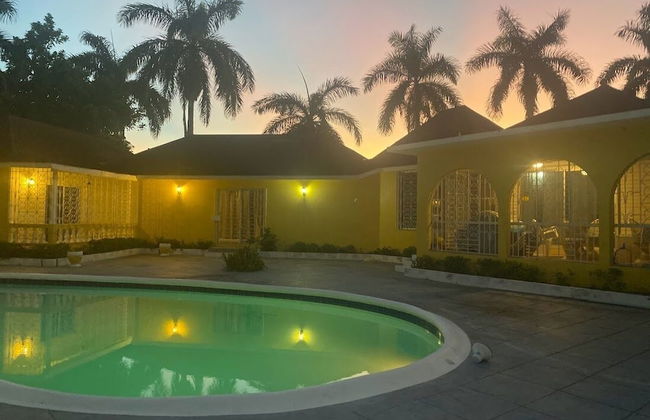 Yancey Largo Villa Perfect Jamaica Ironshore Getaway w Private Pool and Onsite Staff Services by RedAwning - Foto 51