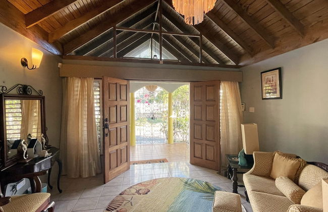 Yancey Largo Villa Perfect Jamaica Ironshore Getaway w Private Pool and Onsite Staff Services by RedAwning - Foto 63